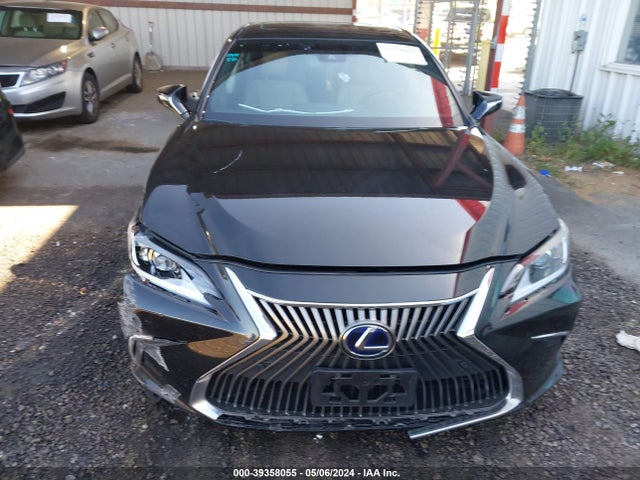 58AD21B11LU008472 Lexus ES 300H