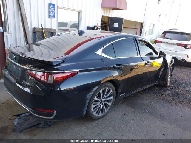 58AD21B11LU008472 Lexus ES 300H