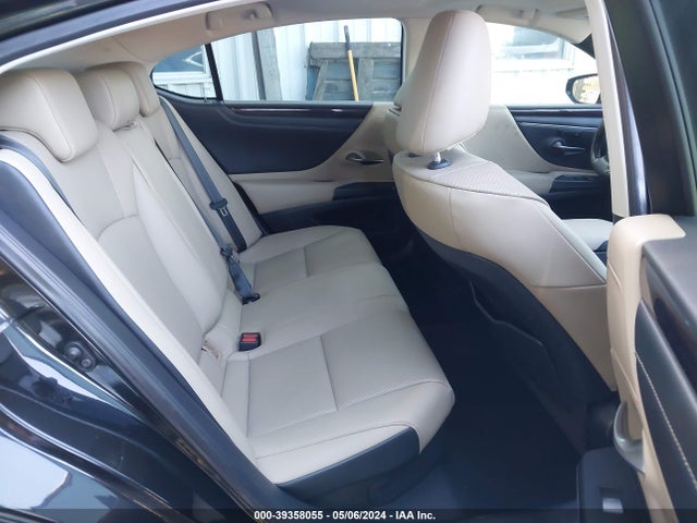 58AD21B11LU008472 Lexus ES 300H
