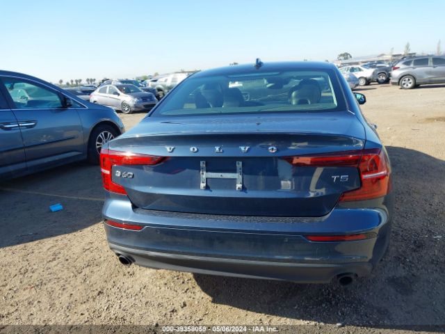7JR102FKXLG043346 Volvo S60 T5 Momentum