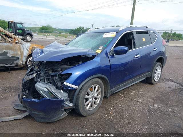 Nissan ROGUE SV 2018 5N1AT2MT2JC726420 Image 2