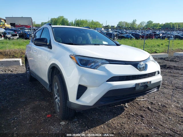 Toyota RAV4 LE 2018 JTMBFREVXJJ213937 Image 1