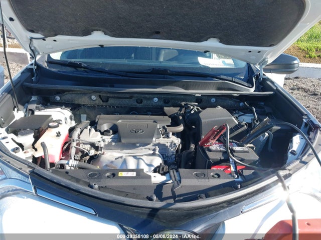 Toyota RAV4 LE 2018 JTMBFREVXJJ213937 Image 10