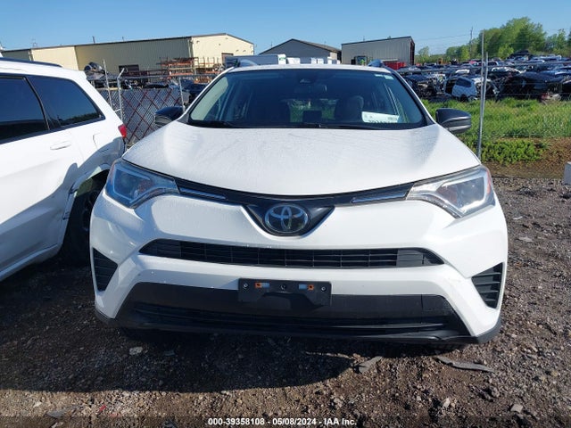 Toyota RAV4 LE 2018 JTMBFREVXJJ213937 Image 12