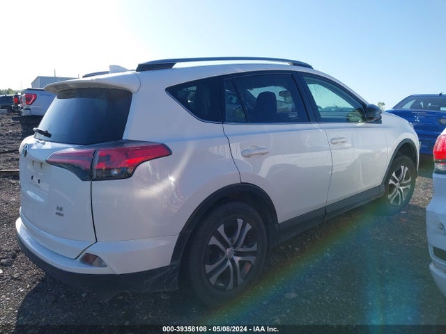 Toyota RAV4 LE 2018 JTMBFREVXJJ213937 Image 13