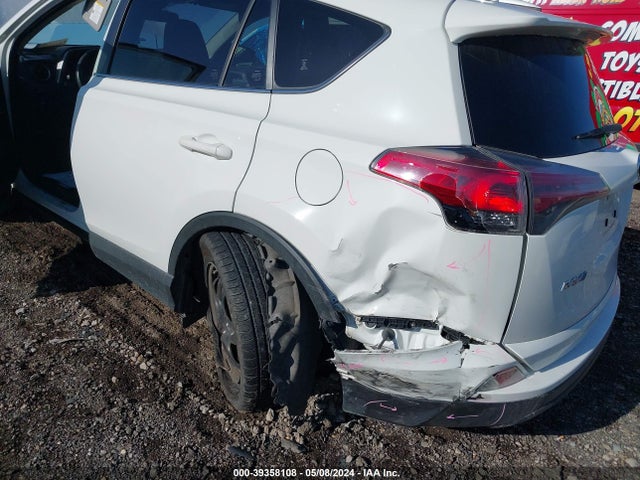 Toyota RAV4 LE 2018 JTMBFREVXJJ213937 Image 6