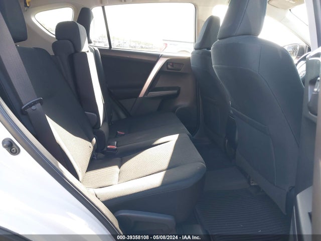 Toyota RAV4 LE 2018 JTMBFREVXJJ213937 Image 8
