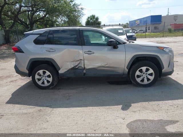 Toyota RAV4 LE 2019 2T3H1RFV0KW030959 Image 13