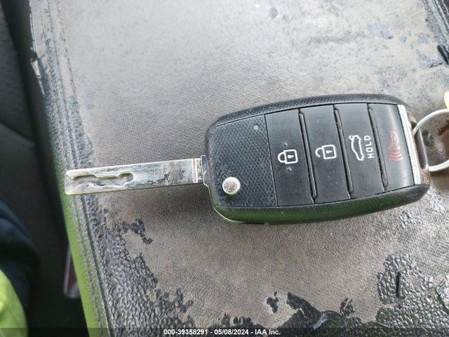 KIA Optima Lx 2017 5XXGT4L34HG146074 Image 11