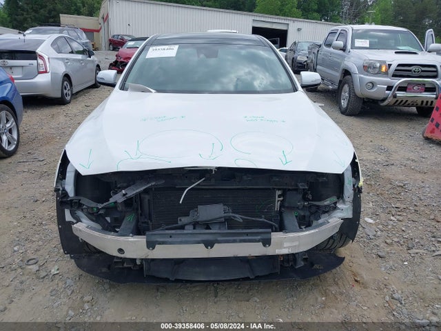 Genesis G80 3.8 2017 KMHGN4JE0HU206517 Image 13