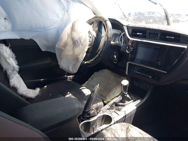 Toyota COROLLA LE 2018 2T1BURHE7JC986121 Image 5