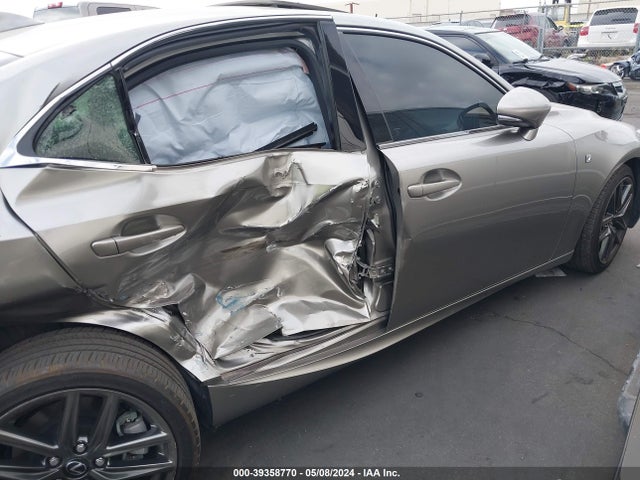 Lexus IS 300 2018 JTHBA1D29J5071482 Image 13