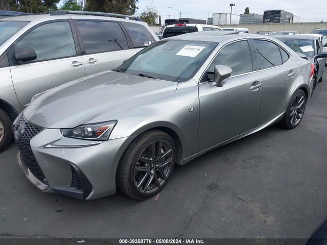 Lexus IS 300 2018 JTHBA1D29J5071482 Image 2
