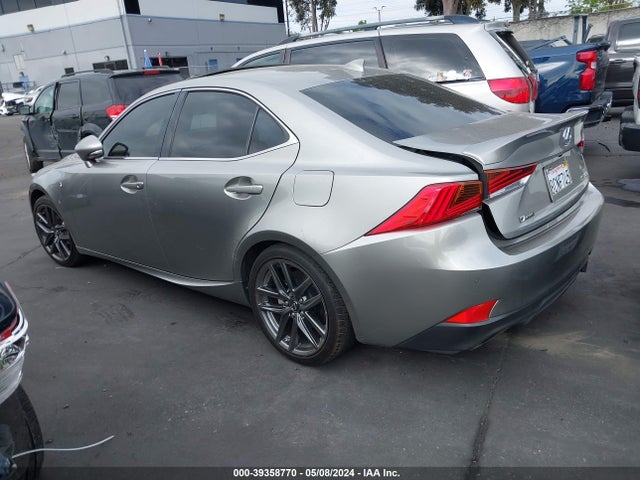 Lexus IS 300 2018 JTHBA1D29J5071482 Image 3