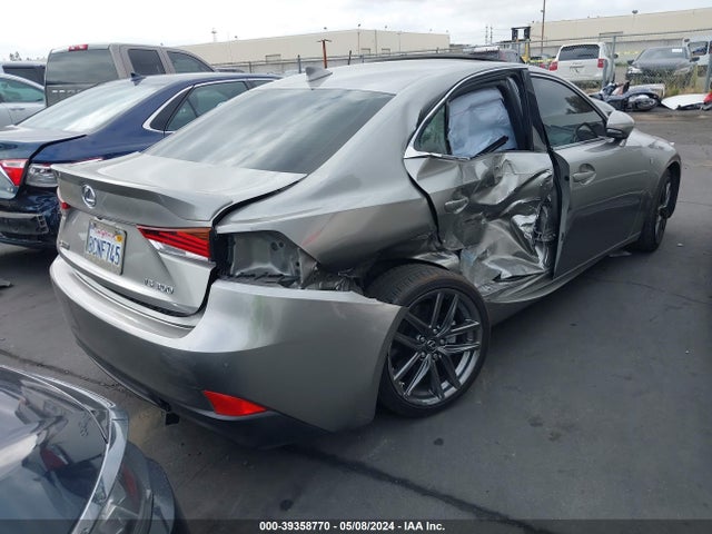 Lexus IS 300 2018 JTHBA1D29J5071482 Image 4