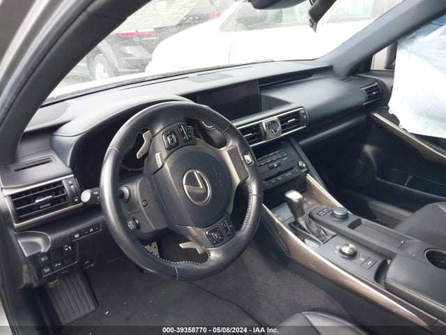 Lexus IS 300 2018 JTHBA1D29J5071482 Image 5