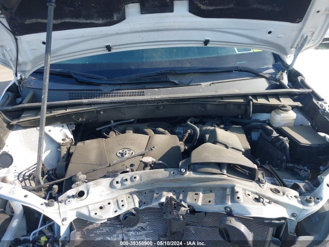 Toyota Highlander Limited Platinum 2018 5TDDZRFH6JS912817 Image 10