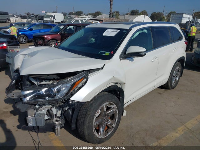 Toyota Highlander Limited Platinum 2018 5TDDZRFH6JS912817 Image 2