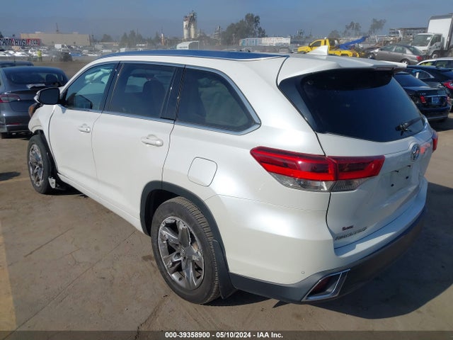 Toyota Highlander Limited Platinum 2018 5TDDZRFH6JS912817 Image 3
