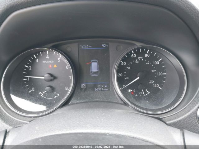 5N1AT2MT1JC831269 Nissan ROGUE SV