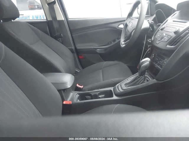Ford FOCUS SE 2016 1FADP3KE2GL404519 Image 5