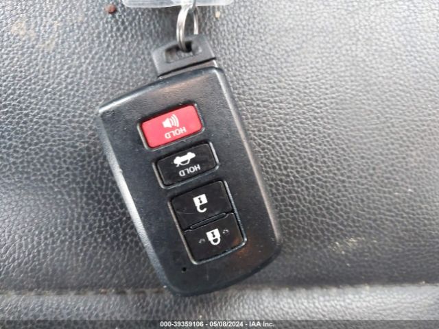 5YFBURHE2HP677182 Toyota Corolla Xle