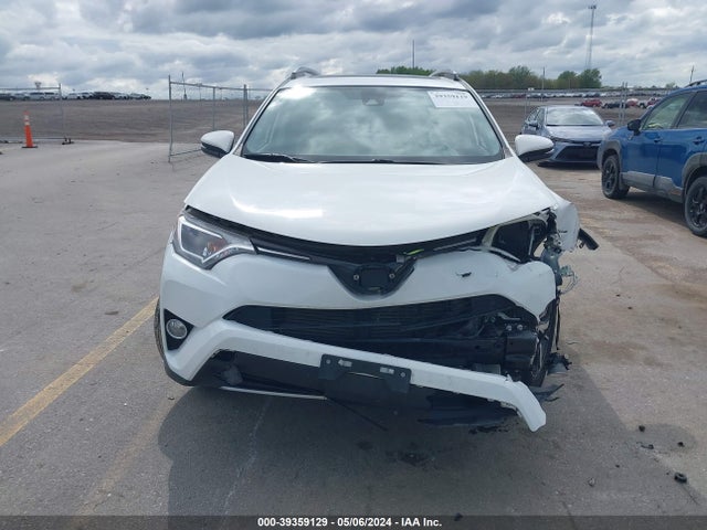 Toyota Rav4 Xle 2018 JTMRFREV6JD248214 Image 13
