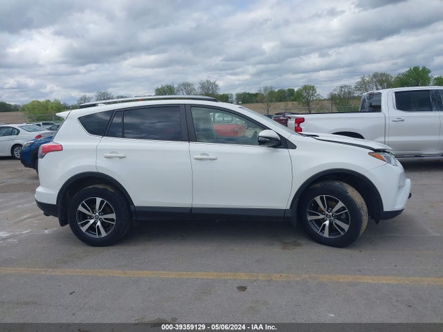 Toyota Rav4 Xle 2018 JTMRFREV6JD248214 Image 14