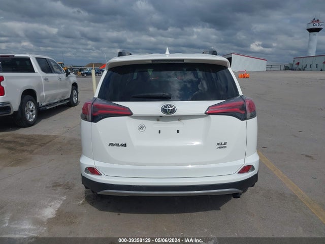 Toyota Rav4 Xle 2018 JTMRFREV6JD248214 Image 17