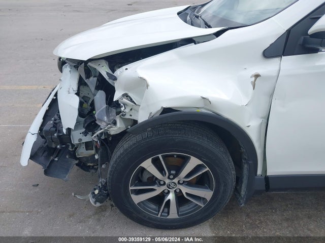 Toyota Rav4 Xle 2018 JTMRFREV6JD248214 Image 18