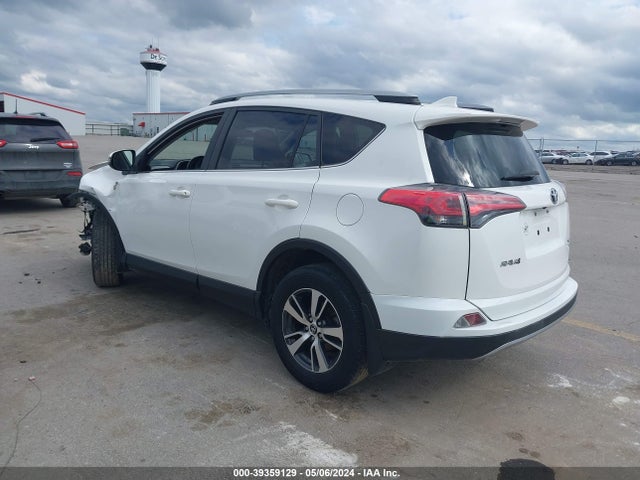 Toyota Rav4 Xle 2018 JTMRFREV6JD248214 Image 3