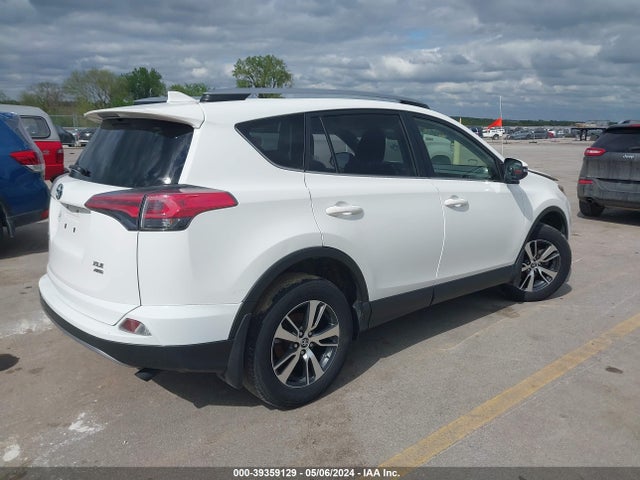 Toyota Rav4 Xle 2018 JTMRFREV6JD248214 Image 4