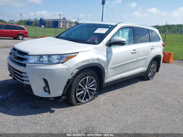 Toyota Highlander Xle 2019 5TDJZRFH8KS566290 Image 2