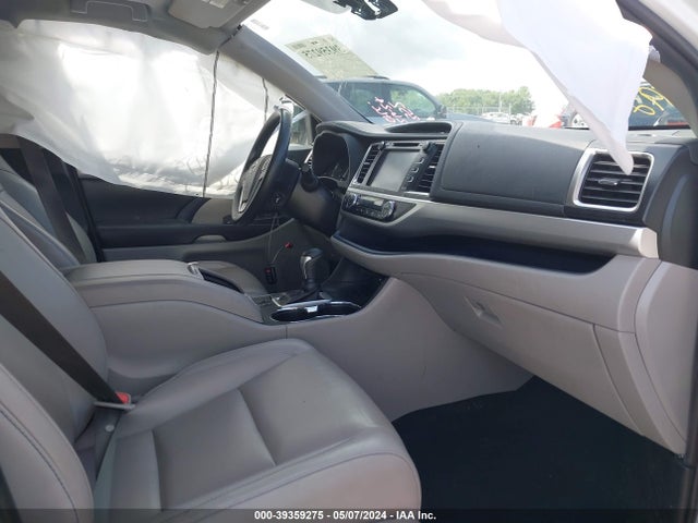 Toyota Highlander Xle 2019 5TDJZRFH8KS566290 Image 5