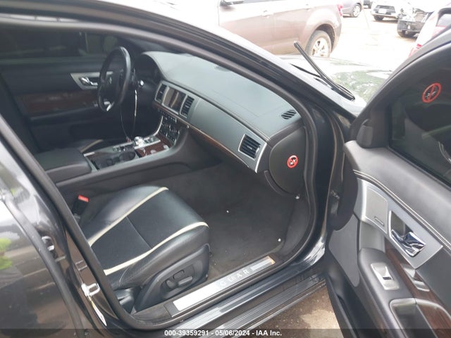 2013 JAGUAR XF SAJWA0E79D8S72679 Photo 4