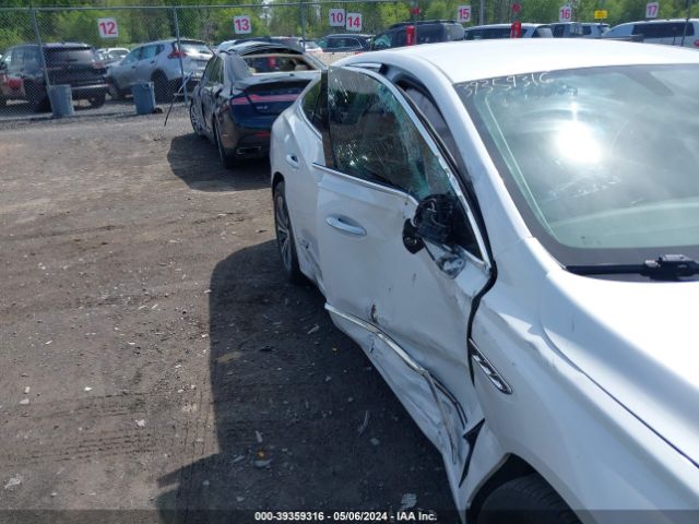 1G4ZP5SS8HU126282 Buick Lacrosse Essence