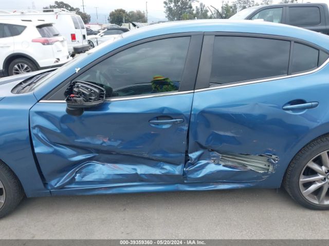 3MZBN1V38JM188362 Mazda Mazda3 Touring