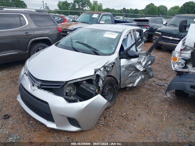 Toyota COROLLA LE 2015 5YFBURHE0FP219055 Image 2