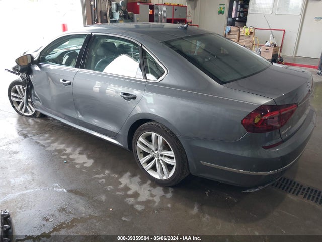 1VWBA7A33JC000899 Volkswagen Passat 2.0t Se