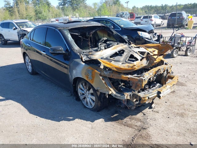 2014 1HGCR3F82EA017225 main image