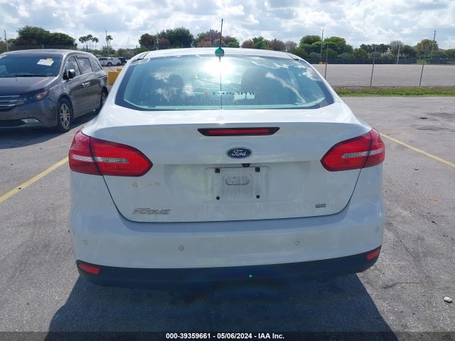 Ford FOCUS SE 2015 1FADP3F24FL272801 Image 16