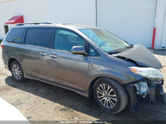 Toyota Sienna Xle 8 Passenger 2018 5TDYZ3DC5JS922518 Image 12