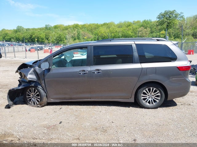 Toyota Sienna Xle 8 Passenger 2018 5TDYZ3DC5JS922518 Image 13
