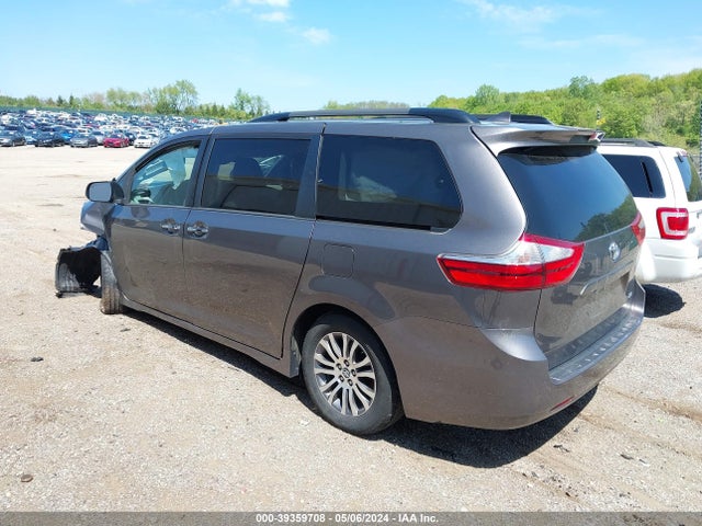 Toyota Sienna Xle 8 Passenger 2018 5TDYZ3DC5JS922518 Image 3