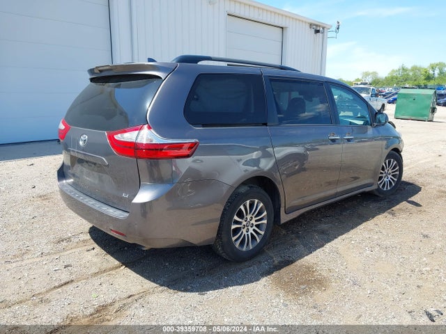 Toyota Sienna Xle 8 Passenger 2018 5TDYZ3DC5JS922518 Image 4