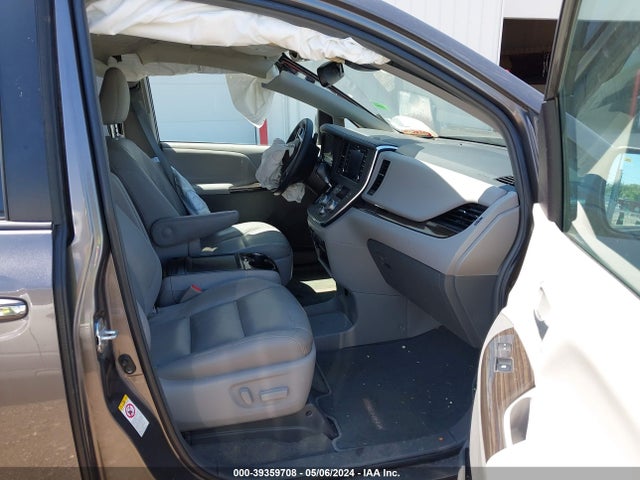 Toyota Sienna Xle 8 Passenger 2018 5TDYZ3DC5JS922518 Image 5