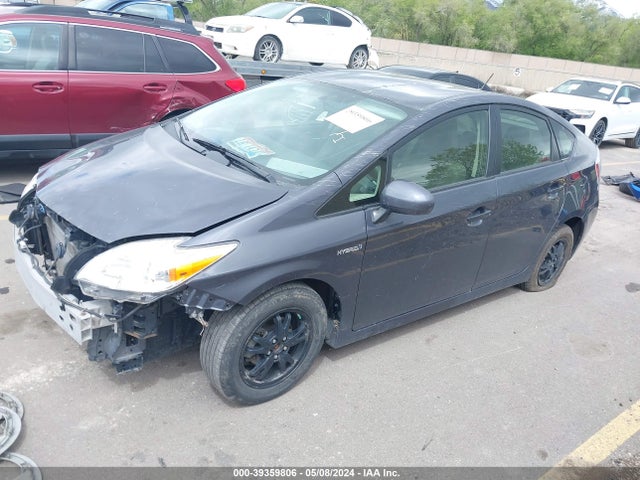 Toyota Prius Two 2015 JTDKN3DUXF1982843 Image 2