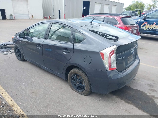 Toyota Prius Two 2015 JTDKN3DUXF1982843 Image 3