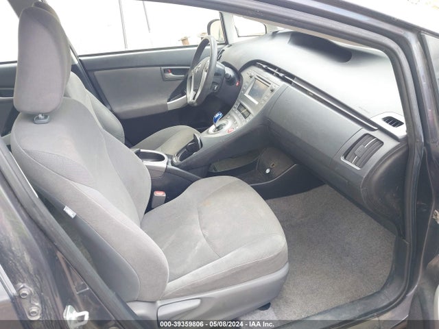 Toyota Prius Two 2015 JTDKN3DUXF1982843 Image 5