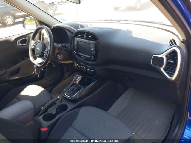 KNDJ63AU2M7763527 KIA Soul Gt-line